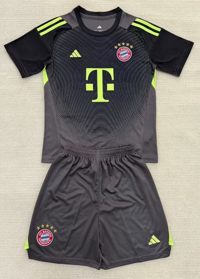 25-26 Bayern Grey Black Goalkeeper Adult Suit
