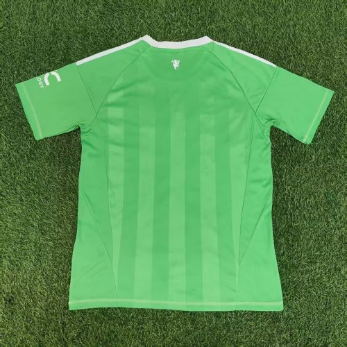 25-26 Manchester United Green Goalkeeper Fans Soccer Jersey