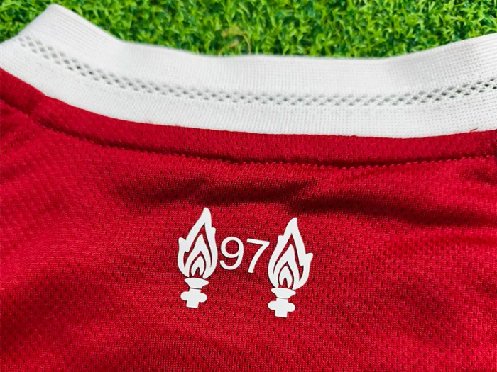 25-26 Liverpool Home Kids Player Version Soccer Jersey 1:1 Thai Quality (球员童装)