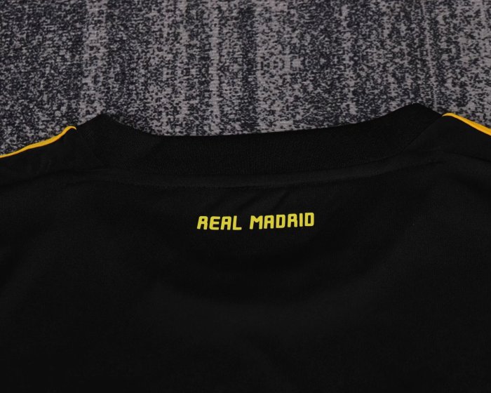 2011-2012 Real Madrid GoalKeeper Retro Kids Soccer Jersey