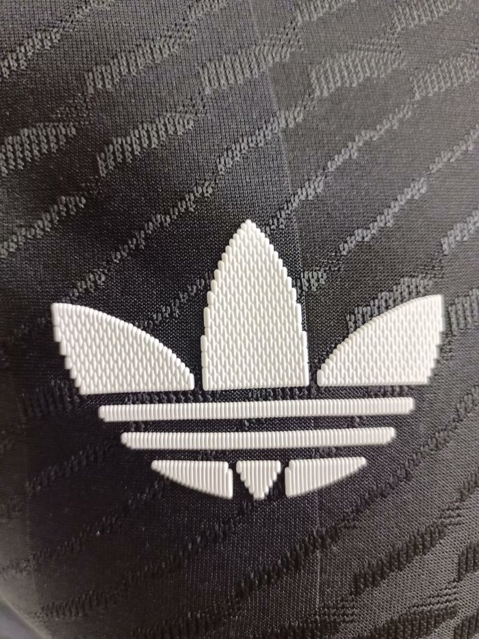 25-26 Real Madrid Black GoalKeeper Player Version Soccer Jersey