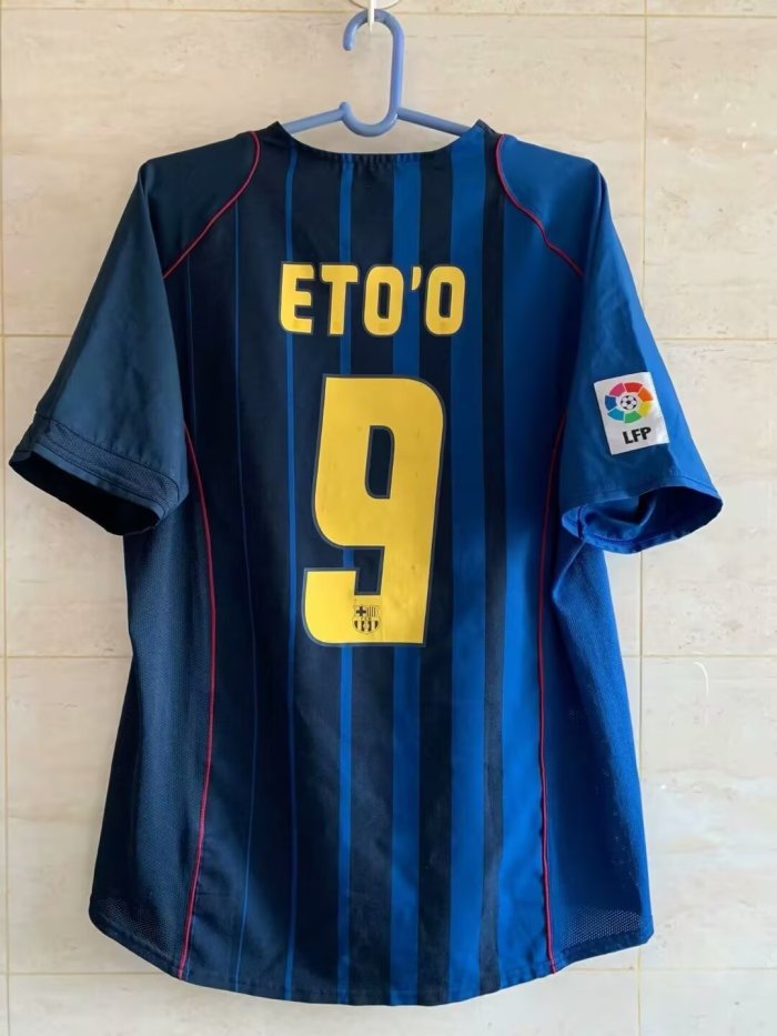2004-2005 Barcelona Away Retro Soccer Jersey