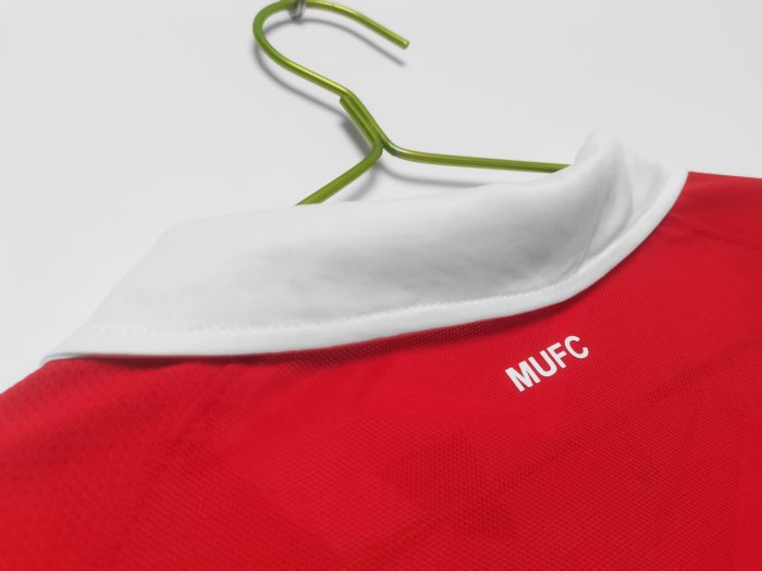 2010-2011 Manchester United Home Long Sleeve Retro Soccer Jersey