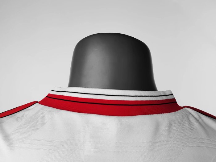 1986 Manchester United Away White Retro Soccer Jersey