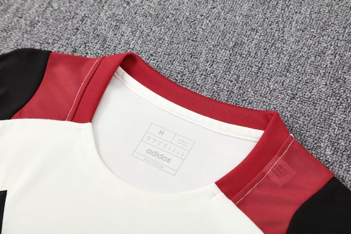 25-26 Manchester United High Quality Training Short Suit