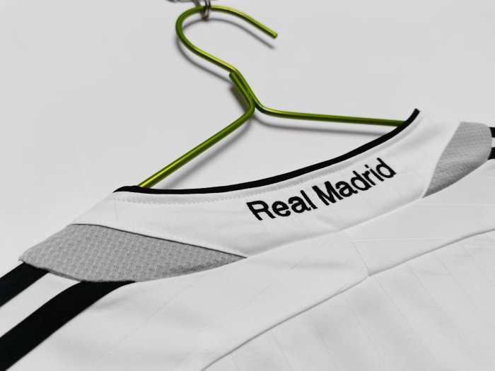 2006-2007 Real Madrid Home Retro Soccer Jersey