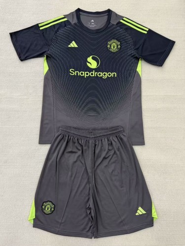 25-26 Manchester United Black GoalKeeper Kids Soccer Jersey