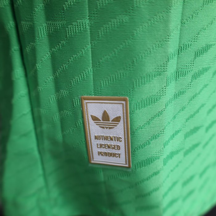 25-26 Manchester United Green Goalkeeper Player Version Soccer Jersey