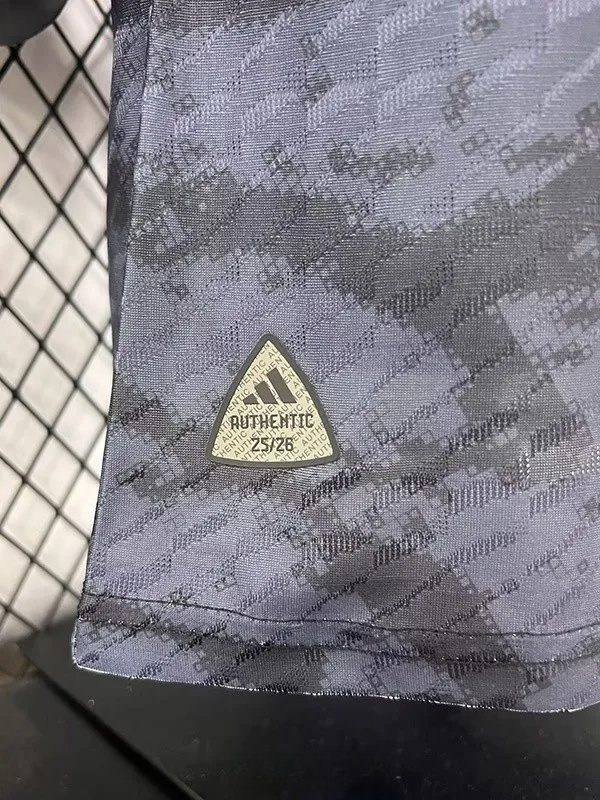 25-26 Japan Black Special Edition Player Version Soccer Jersey (粉红标)