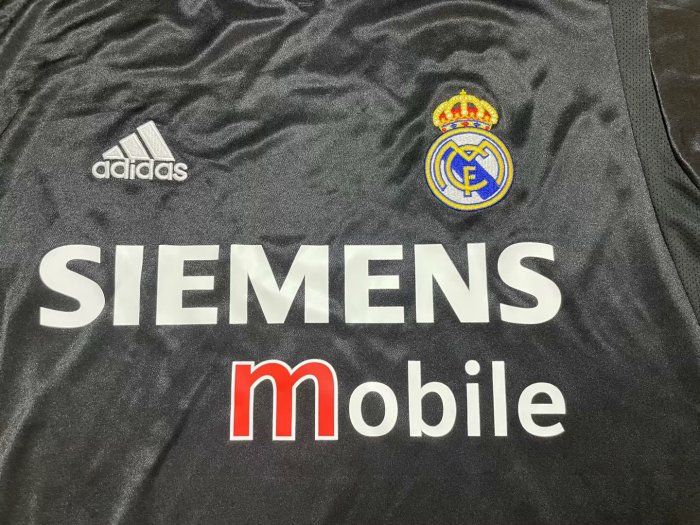 2004-2005 Real Madrid Away Long Sleeves Retro Soccer Jersey
