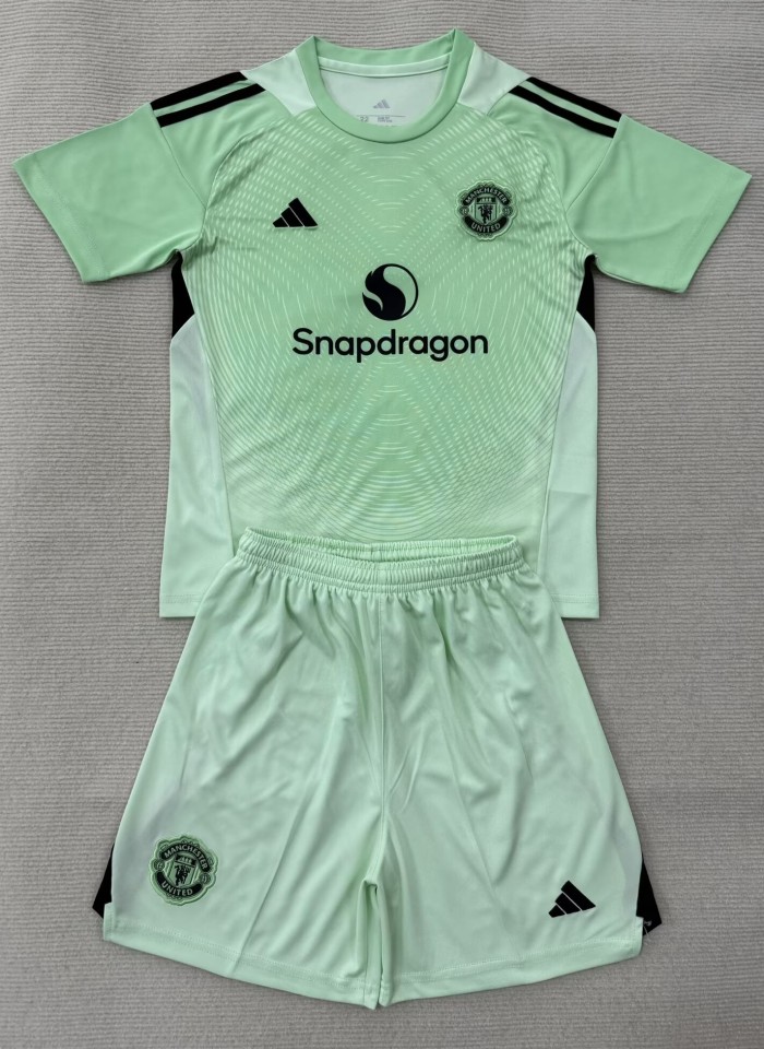25-26 Manchester United Light Green GoalKeeper Kids Soccer Jersey 1:1 Thai Quality