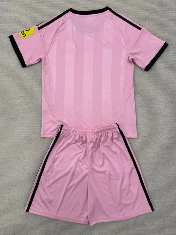 25-26 Newcastle Pink Goalkeeper Adult Suit