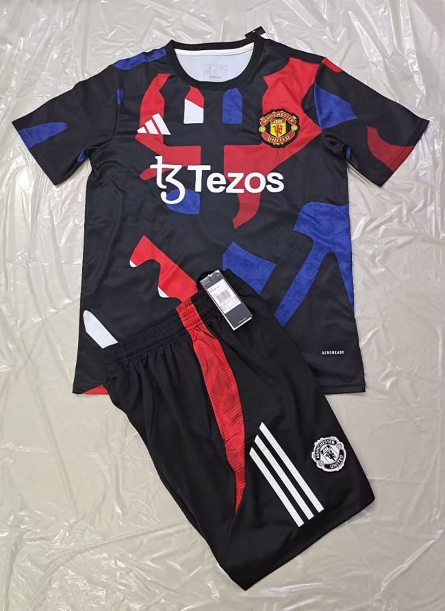25-26 Manchester United High Quality Training Short Suit