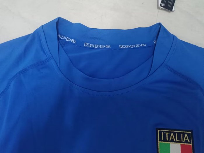 2002 Italy Home Long sleeves Retro Soccer Jersey