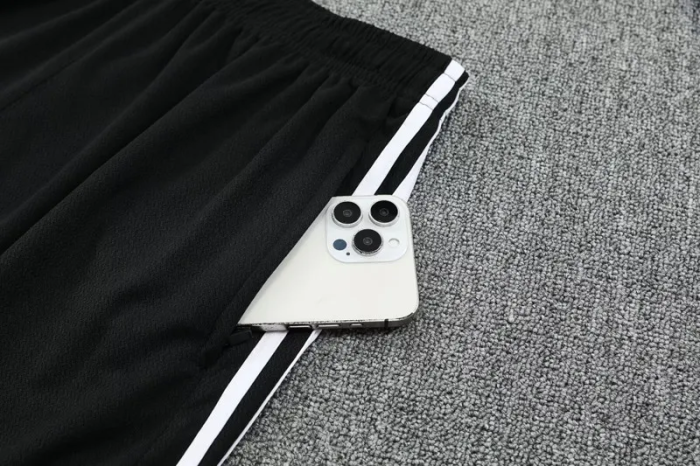 25-26 Manchester United High Quality Training Short Suit