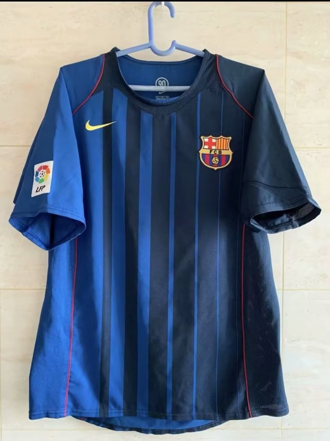 2004-2005 Barcelona Away Retro Soccer Jersey