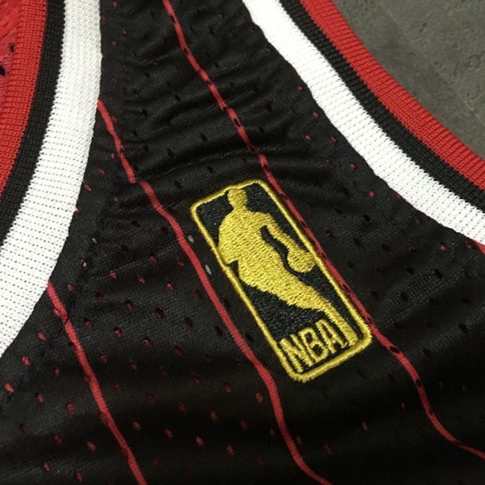 1995-1996 NBA Bulls Jordan#23 Retro Top Quality Dense Embroidery Jersey