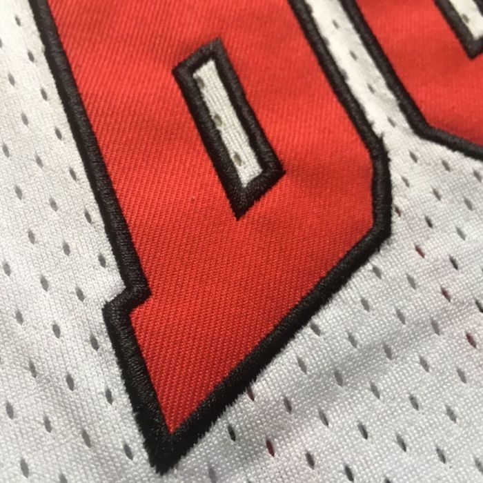 1996-1997 NBA Bulls Jordan#23 Retro White Top Quality Dense Embroidery Jersey