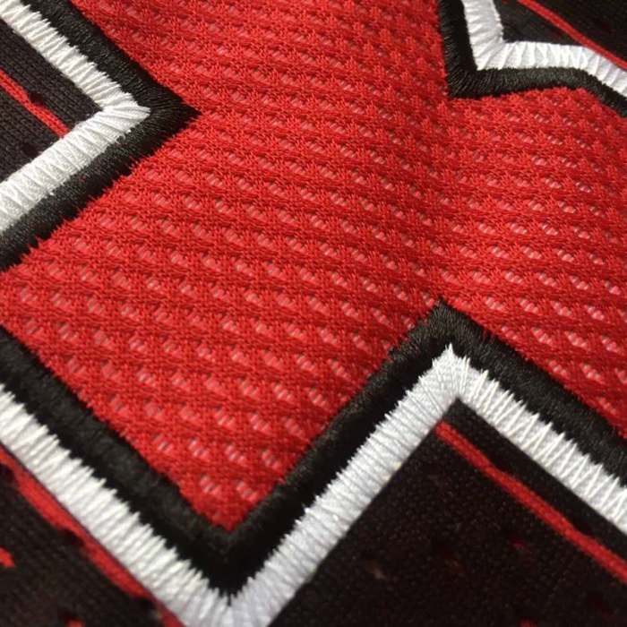 1995-1996 NBA Bulls Pippen #33 Retro Top Quality Dense Embroidery Jersey