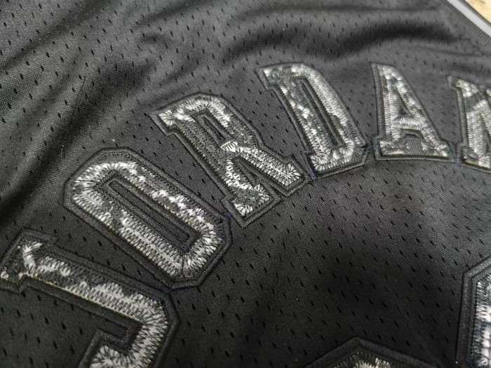 1997-1998 NBA Bulls Jordan#23 Black Snake Skin Pattern Top Quality Dense Embroidery Jersey