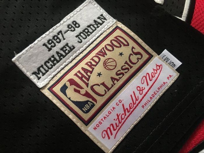 1997-1998 NBA Bulls Jordan#23 Black Retro White Top Quality Dense Embroidery Jersey