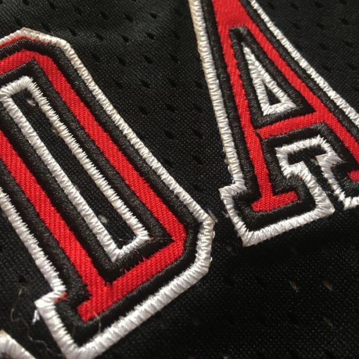 1997-1998 NBA Bulls Jordan#23 Black Retro White Top Quality Dense Embroidery Jersey