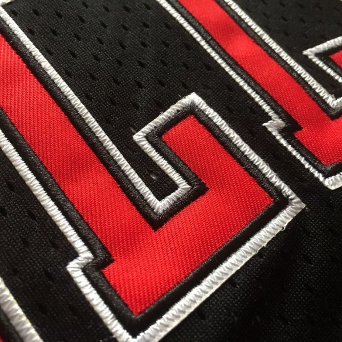 1997-1998 NBA Bulls Jordan#23 Black Retro White Top Quality Dense Embroidery Jersey