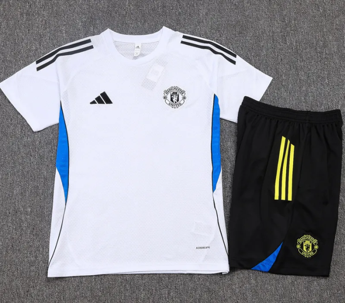 25-26 Man Utd High Quality Training Short Suit