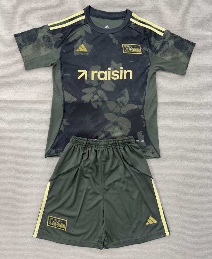 25-26 Berlin Union Away Adult Suit