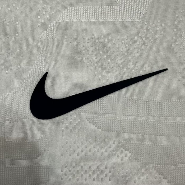 2026 England Home Long Sleeve Player Version Soccer Jersey (长袖球员)