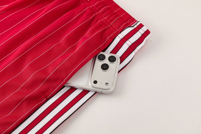 25-26 Man Utd High Quality Training Short Suit