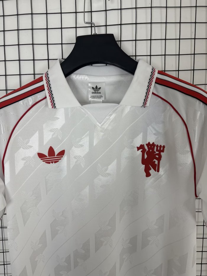 26-27 Man Utd White Special Edition Training shirts