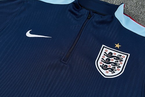 26-27  England High Quality Half Pull Tracksuit