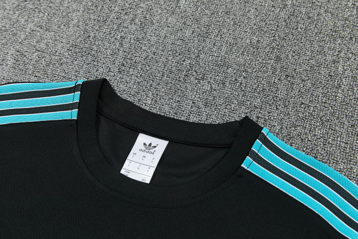26-27  Liverpool  Short shirts and Long trousers Suit (圆领)