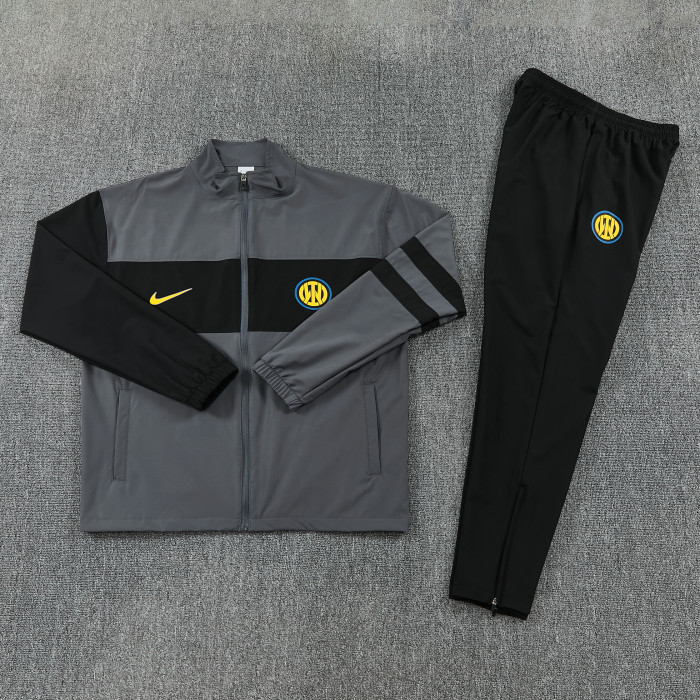 26-27   INT High Quality Windbreaker Suit