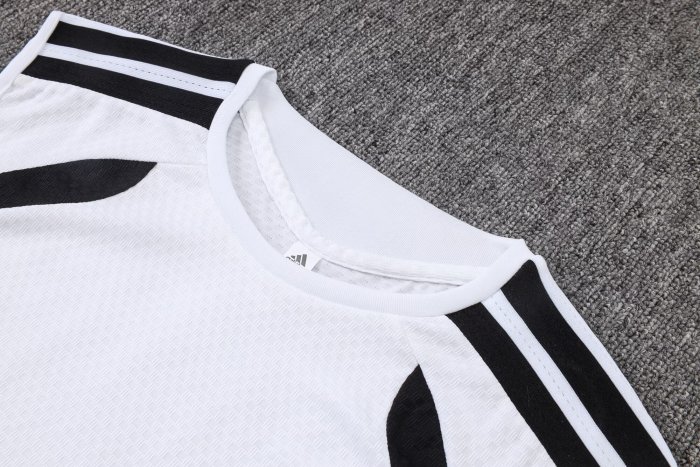 26-27 LIV High Quality Player Version Tank Top And Shorts Suit (球员套装)