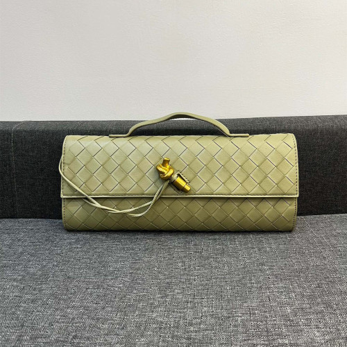 Bottega Veneta Andiamo Clutch 30*13*4cm