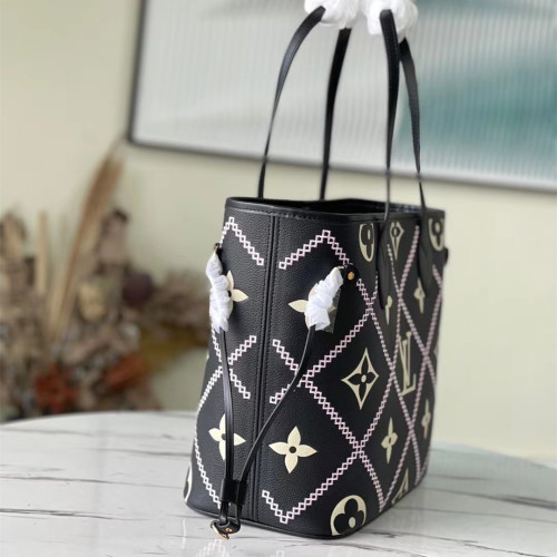 Louis Vuitton M46040 2022 Women Handbag 31*28*14cm