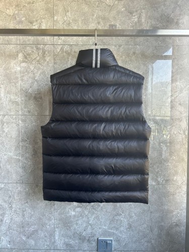 Canada Goose E2229 Crofton Vest-WD Men Winter Vest Size S-XXL