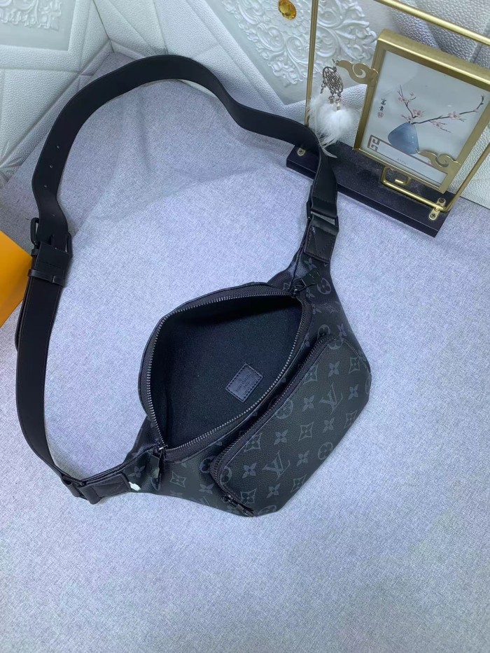 Louis Vuitton Rush Monogram Shadow Men Bags Size 30*15*8cm