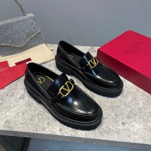 Valentino Volgo Signature Calfskin Loafer Size 36-41   2-Color