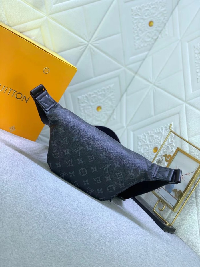 Louis Vuitton Rush Monogram Shadow Men Bags Size 30*15*8cm