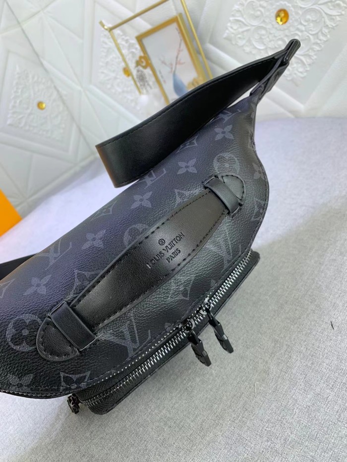 Louis Vuitton Rush Monogram Shadow Men Bags Size 30*15*8cm