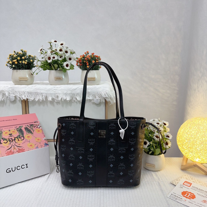 MCM Reversible Liz Shopper in Visetos Bags 37*31*25cm