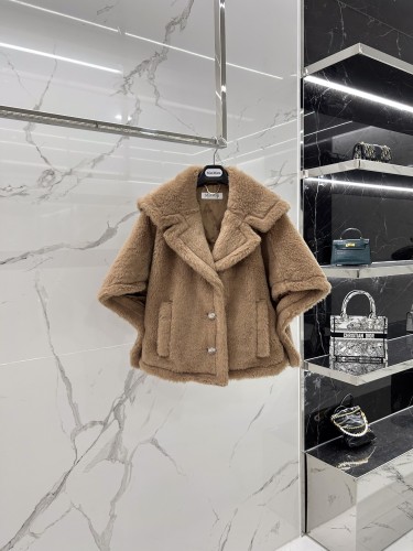 Max Mara Teddy Cape short style one size fits all