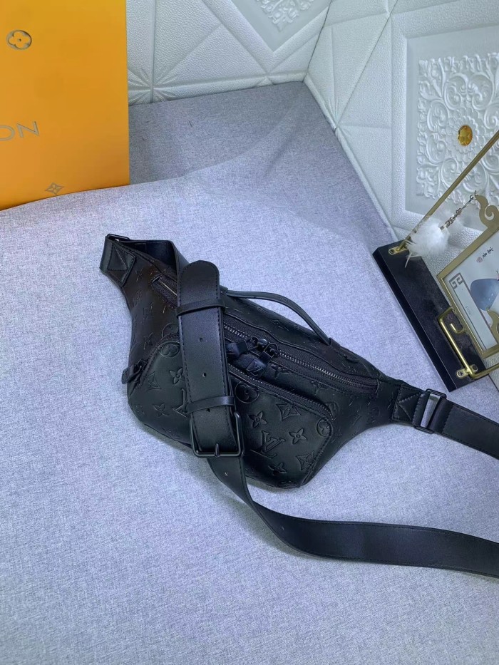 Louis Vuitton Rush Monogram Shadow Men Bags Size 30*15*8cm