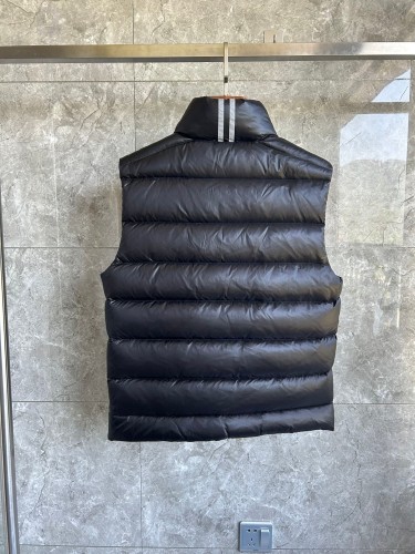 Canada Goose E2229 Crofton Vest-WD Men Winter Vest Size S-XXL