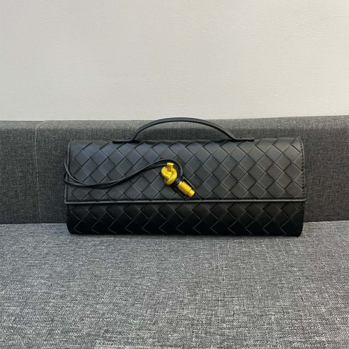 Bottega Veneta Andiamo Clutch 30*13*4cm