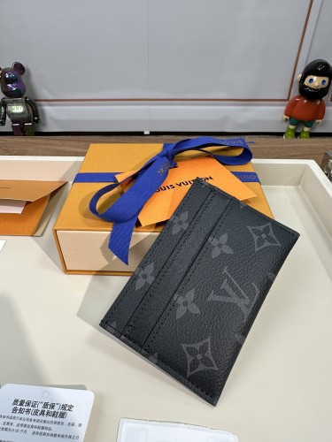 Louis Vuitton M62170 Card Holder Size 11*7cm