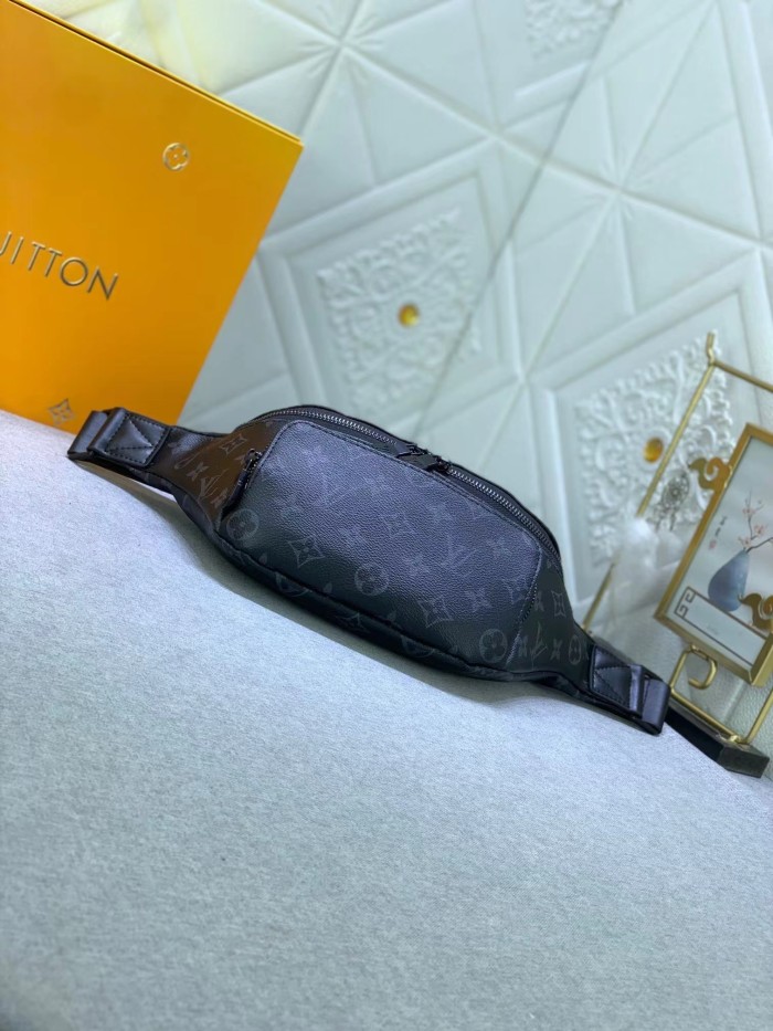 Louis Vuitton Rush Monogram Shadow Men Bags Size 30*15*8cm